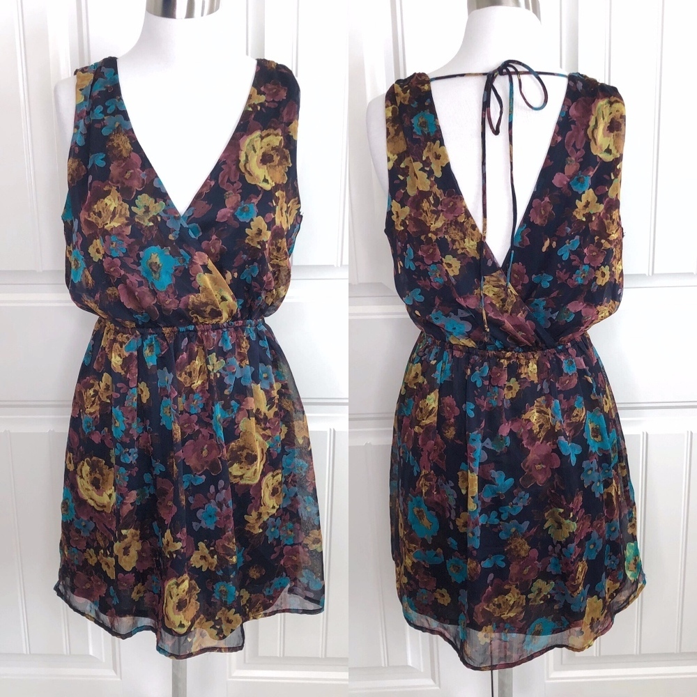 Forever 21 Sleeveless Surplice V-Neck Floral Dress